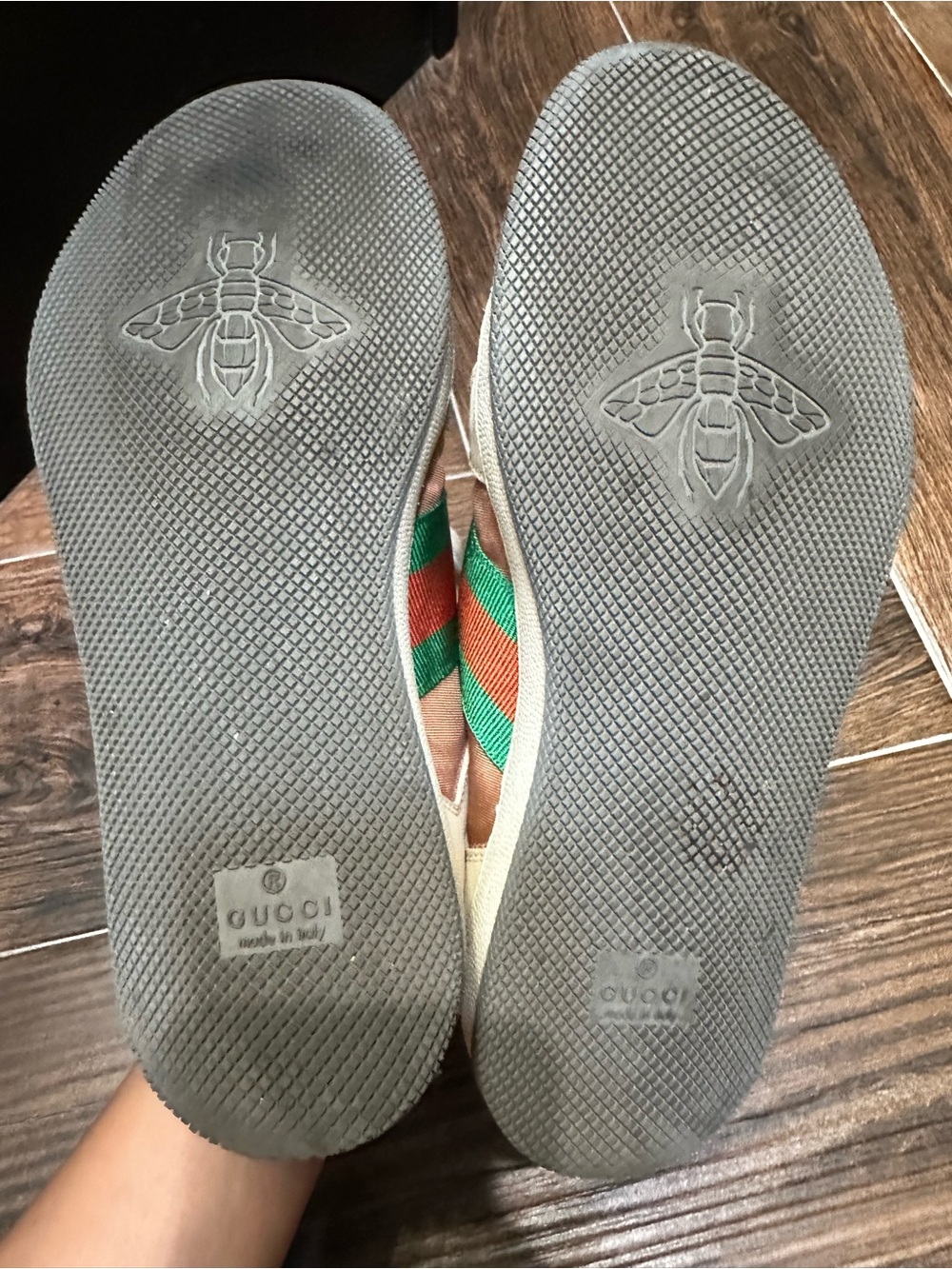 Gucci White/Cream Leather and Suede Sneakers - Picture 5 of 5